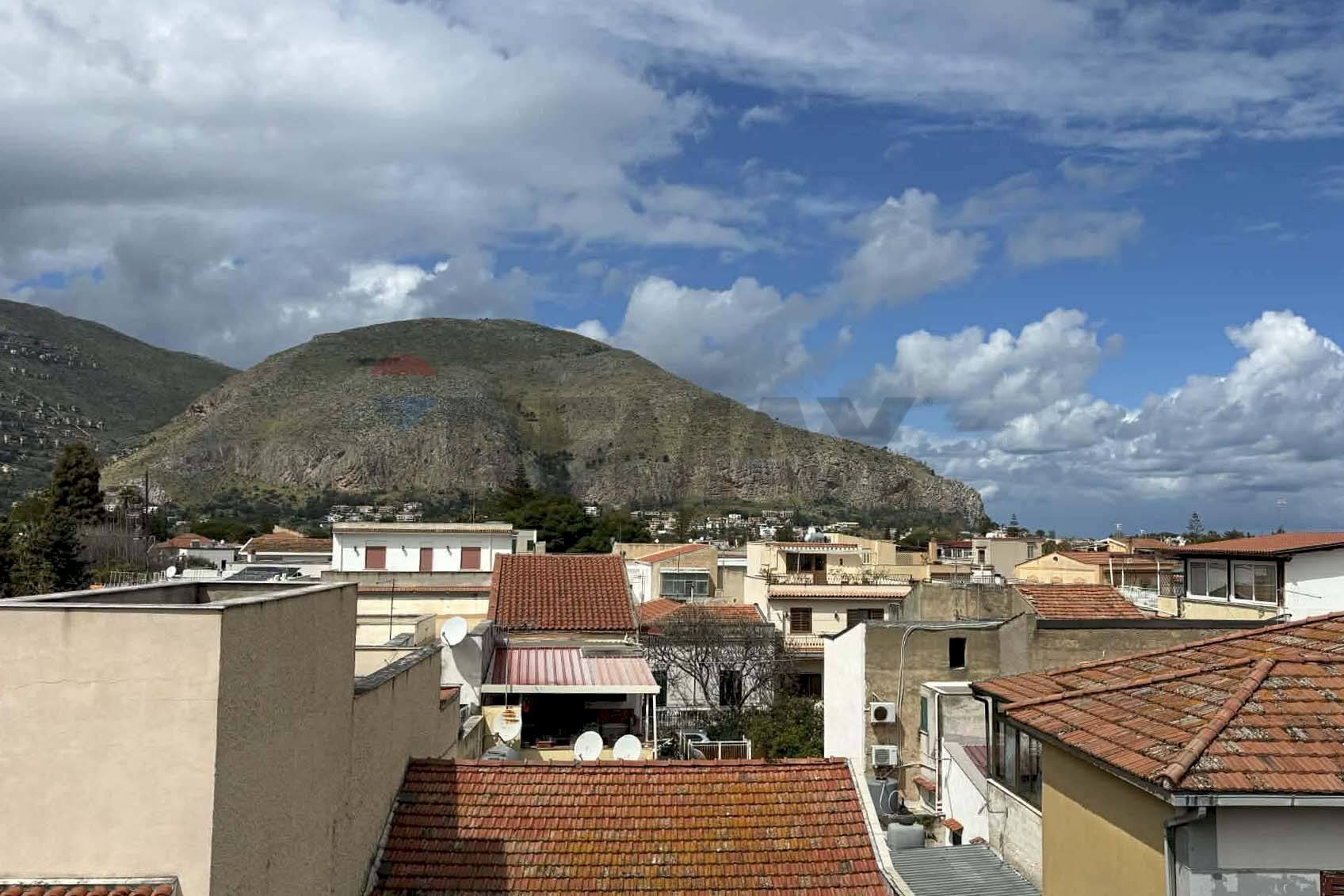 Vista su monte Gallo - Appartamento Piazza Ulisse
 
5 - 6, Palermo - foto 3