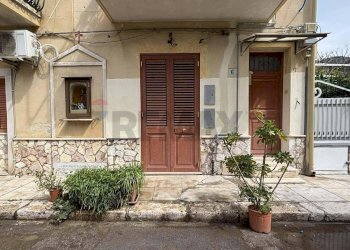 Particolare prospetto principale appartamento - Appartamento Piazza Ulisse
 
5 - 6, Palermo - foto 6