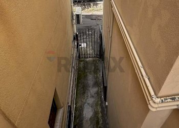 Ingresso secondario - Appartamento Piazza Ulisse
 
5 - 6, Palermo - foto 16