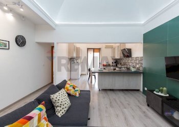 Soggiorno - Appartamento Via Asilo Sant'agata
 
39, Catania - foto 10