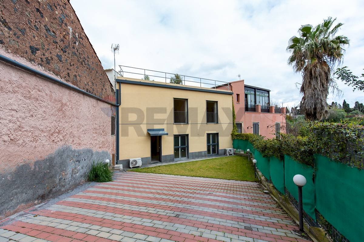 Casa all\'aperto - Casa indipendente Via Cifali
 
104/A-B, Catania - foto 2