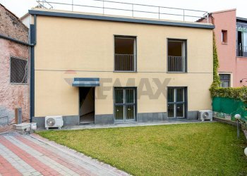 Casa all\'aperto - Casa indipendente Via Cifali
 
104/A-B, Catania - foto 1