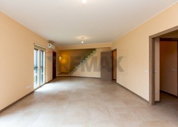 Stanza vuota - Casa indipendente Via Cifali
 
104/A-B, Catania - foto 5