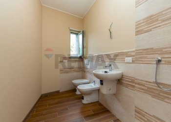 Bagno - Casa indipendente Via Cifali
 
104/A-B, Catania - foto 10