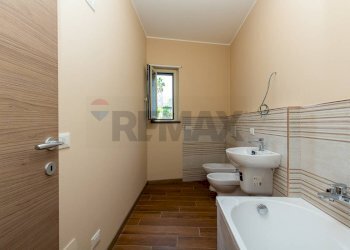 Bagno - Casa indipendente Via Cifali
 
104/A-B, Catania - foto 17