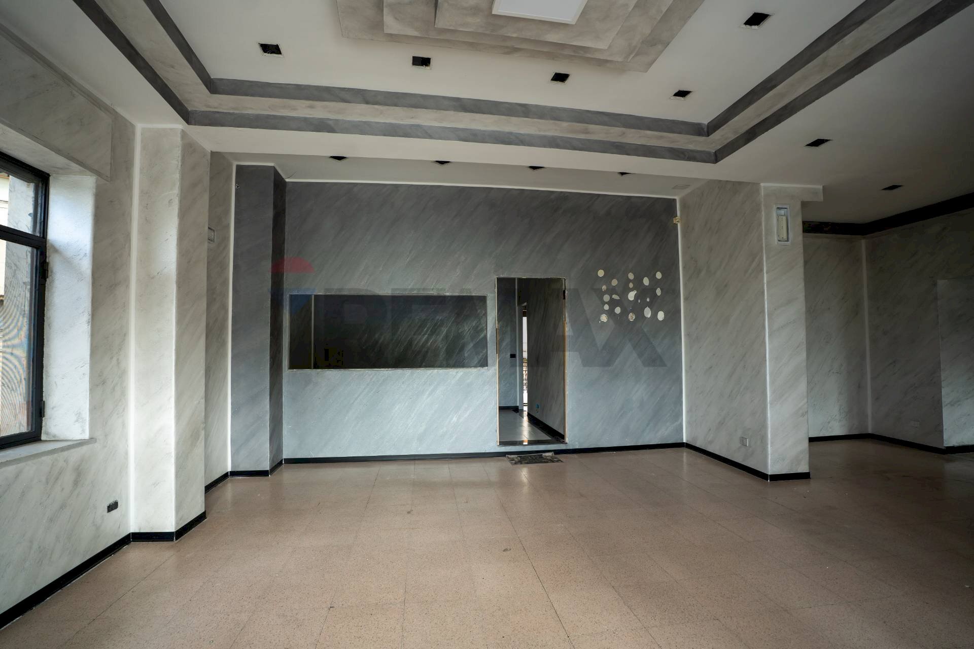 Stanza vuota - Locale Commerciale Viale dell'Autonomia
 
19/21, Gravina di Catania - foto 2