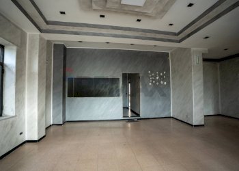 Stanza vuota - Locale Commerciale Viale dell'Autonomia
 
19/21, Gravina di Catania - foto 2