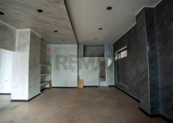 Ricezione / Lobby - Locale Commerciale Viale dell'Autonomia
 
19/21, Gravina di Catania - foto 9