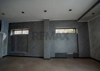 Ricezione / Lobby - Locale Commerciale Viale dell'Autonomia
 
19/21, Gravina di Catania - foto 10