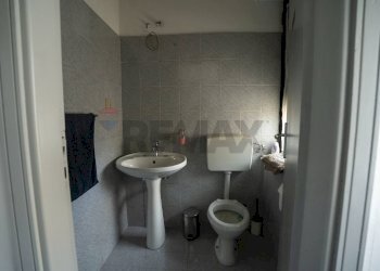 Bagno - Locale Commerciale Viale dell'Autonomia
 
19/21, Gravina di Catania - foto 14