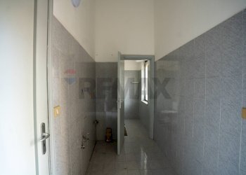 Bagno - Locale Commerciale Viale dell'Autonomia
 
19/21, Gravina di Catania - foto 21