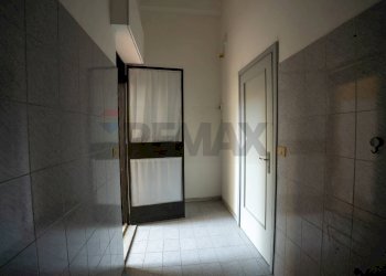 Bagno - Locale Commerciale Viale dell'Autonomia
 
19/21, Gravina di Catania - foto 22