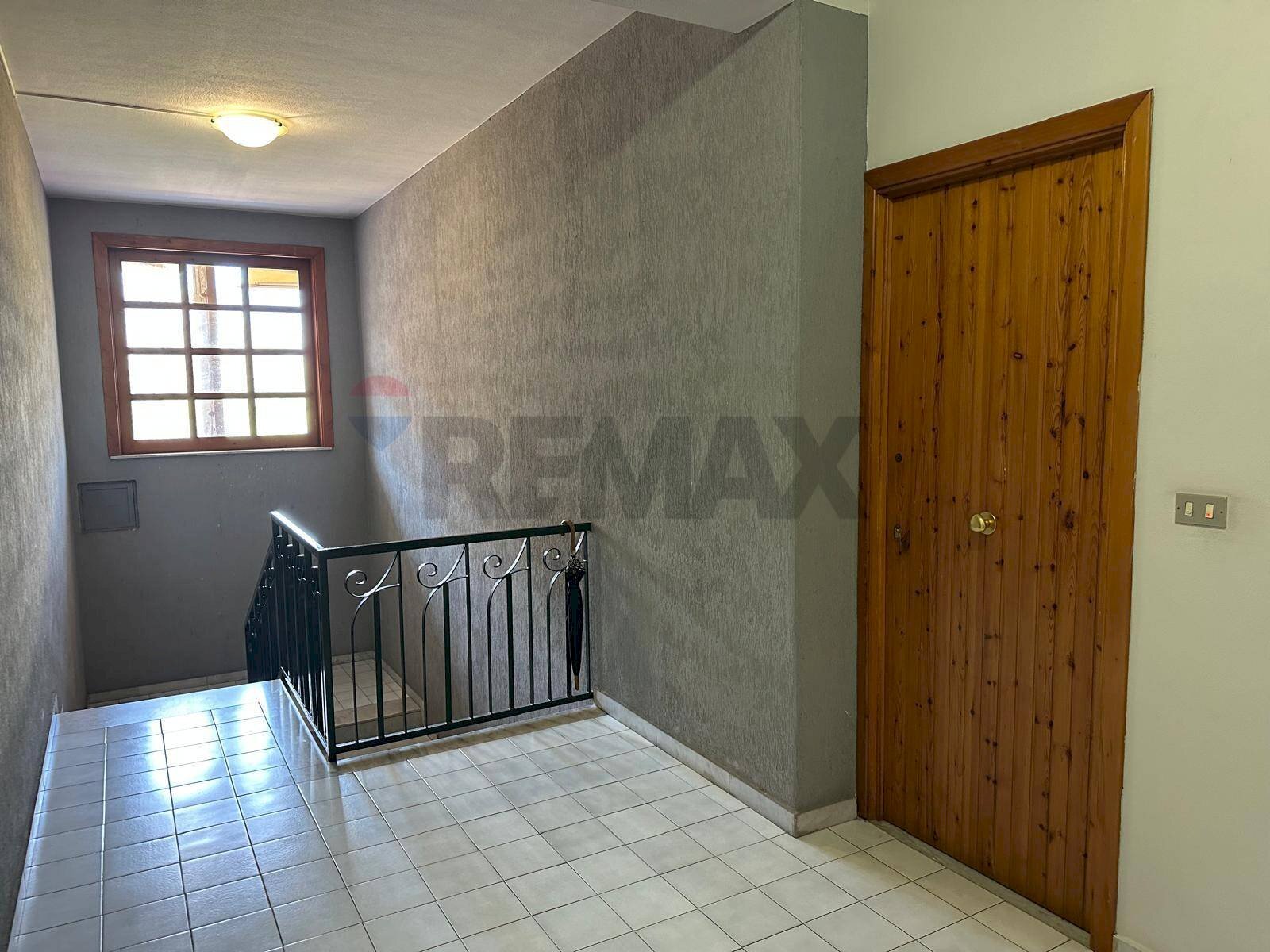 Hall / corridoio - Three-room apartment Via Salvatore Carnevale
15, Riposto - photo 2