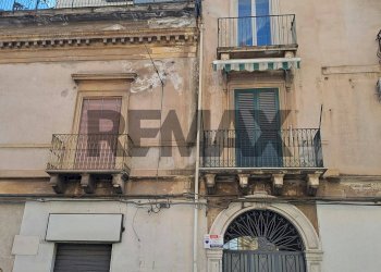 Edificio all\'aperto - Quadrilocale via Giovan Battista Nicolosi
 
209, Paterno - foto 2