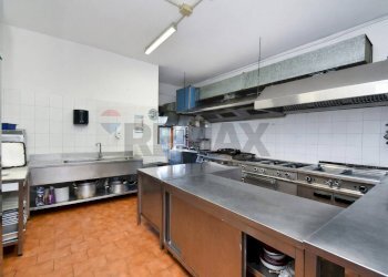 Cucina - Attività Commerciale Via A. De Gasperi
2, Zafferana Etnea - foto 11