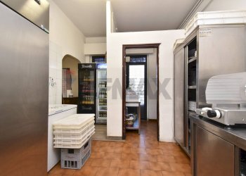 Cucina - Attività Commerciale Via A. De Gasperi
2, Zafferana Etnea - foto 17