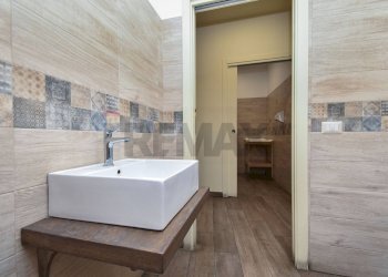 Bagno - Attività Commerciale Via A. De Gasperi
2, Zafferana Etnea - foto 21