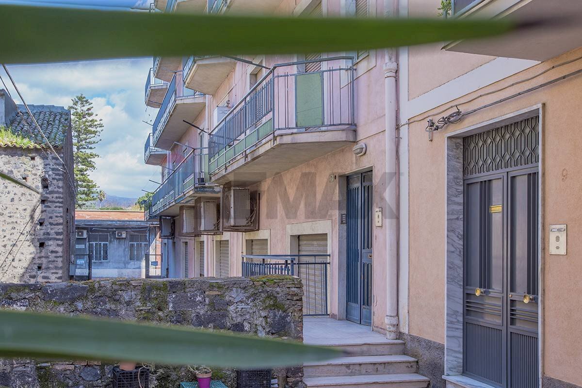 Edificio all\'aperto - Casa semi indipendente via Tagliamento
 
7, Adrano - foto 2