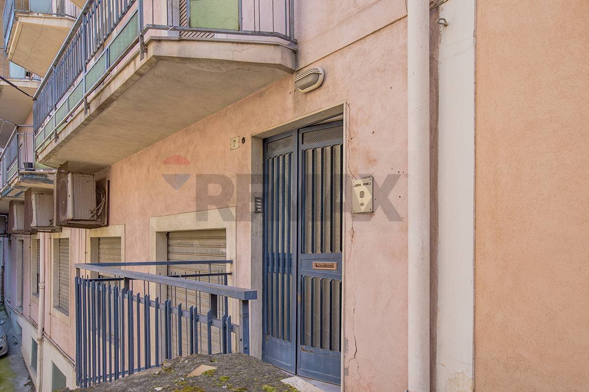 Edificio all\'aperto - Casa semi indipendente via Tagliamento
 
7, Adrano - foto 3