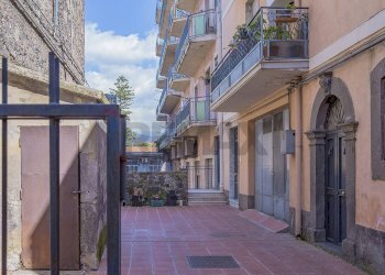 Terrazza - Casa semi indipendente via Tagliamento
 
7, Adrano - foto 1