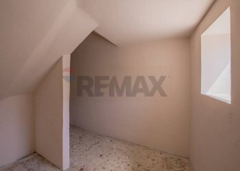 Stanza vuota - Casa semi indipendente via Tagliamento
 
7, Adrano - foto 6