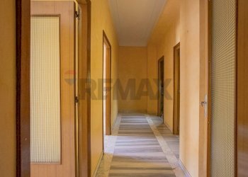 Hall / corridoio - Casa semi indipendente via Tagliamento
 
7, Adrano - foto 13