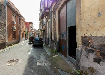 Edificio all\'aperto - Magazzino Via Curia
 
85, Catania - foto 2