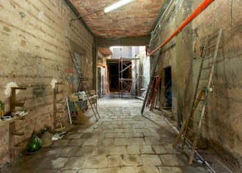 Hall / corridoio - Magazzino Via Curia
 
85, Catania - foto 10