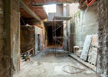 Terrazza - Magazzino Via Curia
 
85, Catania - foto 11