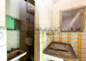 Bagno - Magazzino Via Curia
 
85, Catania - foto 29