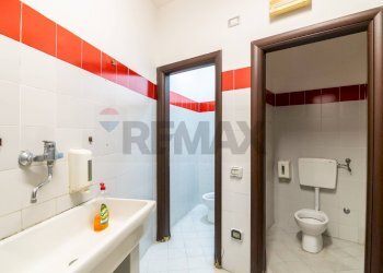 Bagno - Box Via III Retta di Ponente
 
77, Belpasso - foto 14