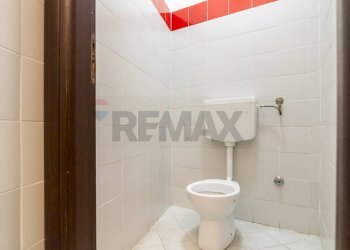 Bagno - Box Via III Retta di Ponente
 
77, Belpasso - foto 15