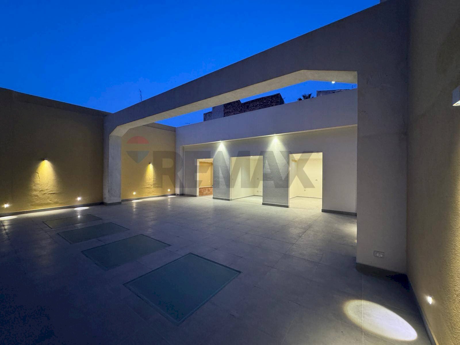 Piscina - Stabile - Palazzo Via Casa Del Mutilato
 
8, Catania - foto 1