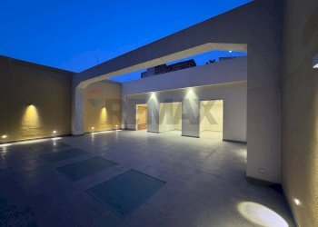 Piscina - Stabile - Palazzo Via Casa Del Mutilato
8, Catania - foto 1