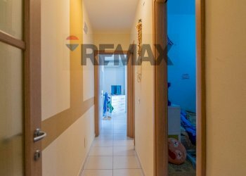 Hall / corridoio - Three-room apartment via Dottor Chiarenza
 
13, Aci Catena - photo 13