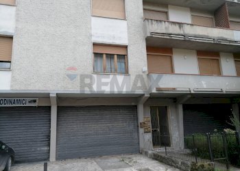 Edificio all\'aperto - Laboratory Via Po
 
33, Montevarchi - photo 1