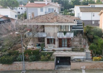 Casa all\'aperto - Casa semi indipendente via dei pini
 
14, Montemarciano - foto 6