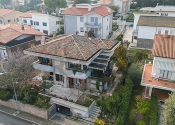 Casa all\'aperto - Casa semi indipendente via dei pini
 
14, Montemarciano - foto 8