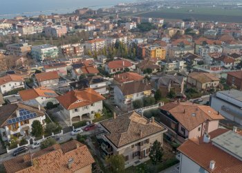 Edificio all\'aperto - Casa semi indipendente via dei pini
 
14, Montemarciano - foto 14