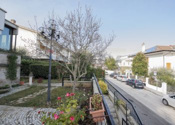 Giardino - Casa semi indipendente via dei pini
 
14, Montemarciano - foto 77