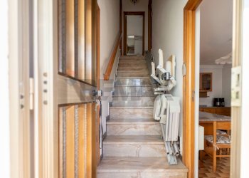 Scale - Casa indipendente Via 25 Aprile
 
13, Montecarotto - foto 8