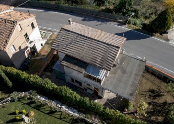 Edificio all\'aperto - Casa indipendente Via 25 Aprile
 
13, Montecarotto - foto 35