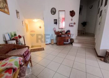 Hall / corridoio - Casa indipendente VIA GIROLAMO MORETTI
 
16, Recanati - foto 25