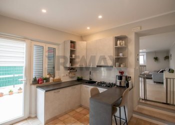 Cucina - Semi-detached house via del lavoro
 
34, Montemarciano - photo 11