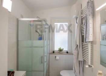 Bagno - Semi-detached house via del lavoro
 
34, Montemarciano - photo 19
