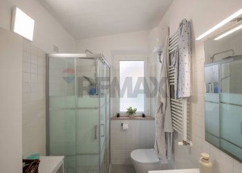 Bagno - Semi-detached house via del lavoro
 
34, Montemarciano - photo 20