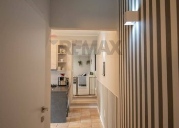 Hall / corridoio - Semi-detached house via del lavoro
 
34, Montemarciano - photo 21
