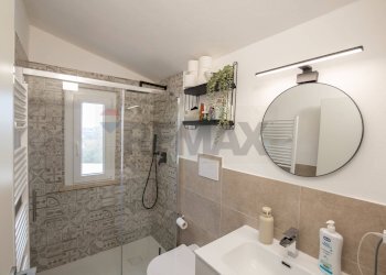 Bagno - Semi-detached house via del lavoro
 
34, Montemarciano - photo 27