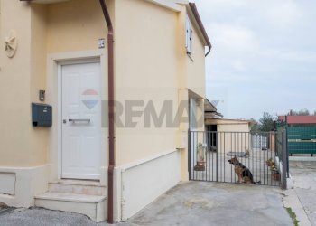 Terrazza - Semi-detached house via del lavoro
 
34, Montemarciano - photo 76
