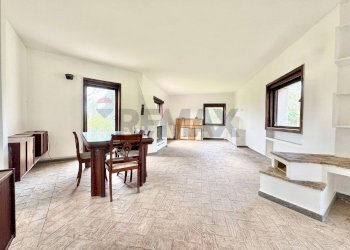 Sala da pranzo - Villa Via del pontone lungo
 
35, Manziana - photo 10